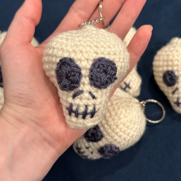 Crochet Skull Keychains (price for one) - Picture 9 of 9